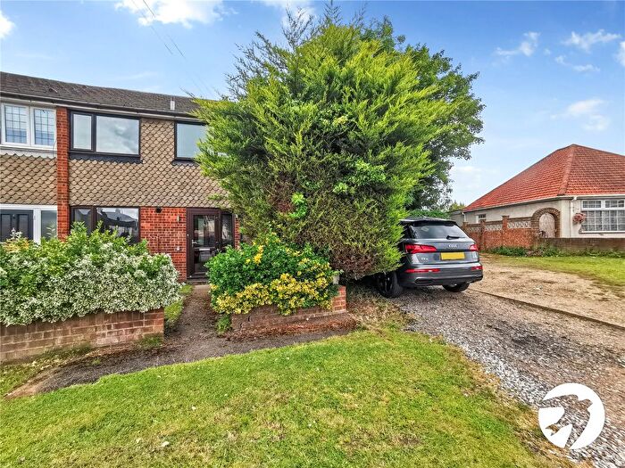 4 Bedroom Detached House To Rent In Oakfield Lane, Dartford, Kent, DA1