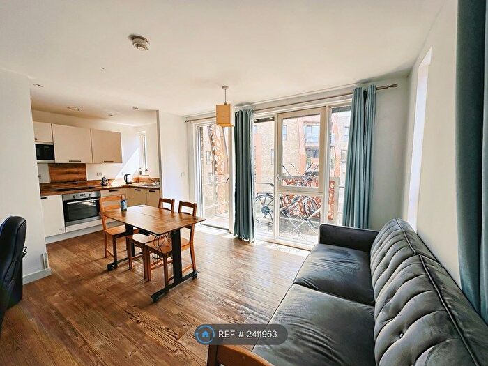 2 Bedroom Flat To Rent In Bluebell House, London, SE16