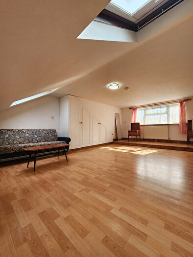 1 Bedroom Semi-Detached House To Rent In Brent View Road, London, NW9