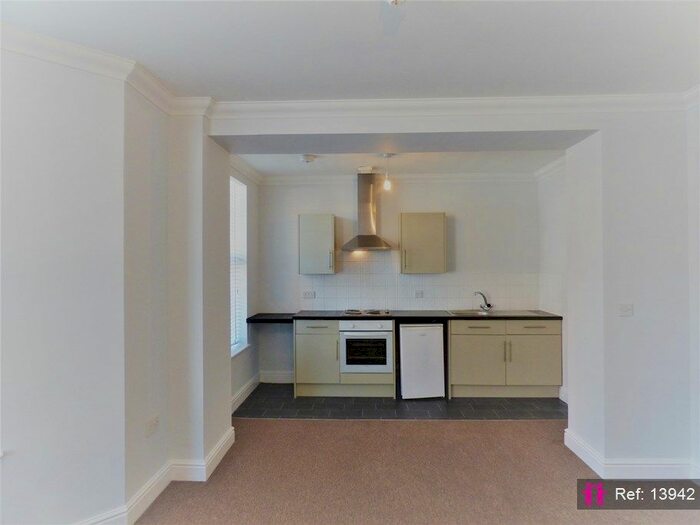 1 Bedroom Flat To Rent In Cambridge Road, Eastbourne, BN22