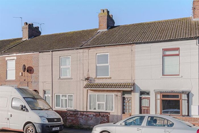 2 Bedroom Terraced House For Sale In Cemetery Road, Scunthorpe, DN16