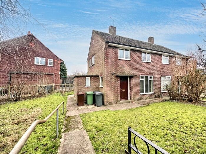 2 Bedroom Property To Rent In Larkhill Green, Roundhay, Leeds, LS8