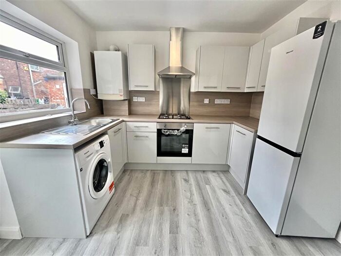 3 Bedroom Flat To Rent In Sneinton Dale, Sneinton, Nottingham, NG2