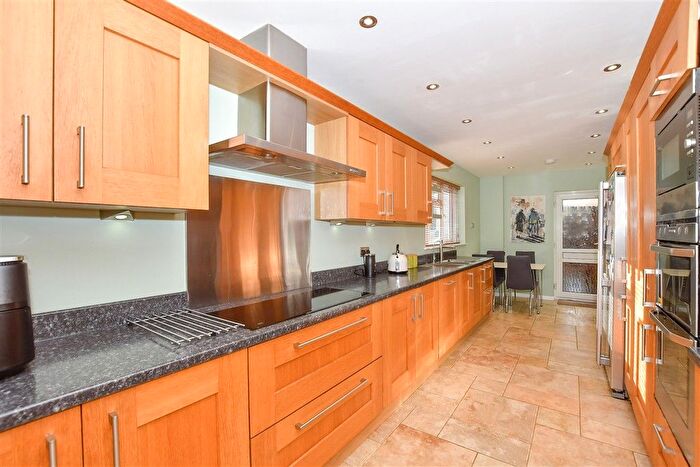 5 Bedroom Detached House For Sale In Mallings Drive, Bearsted, Maidstone, Kent, ME14