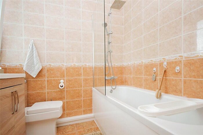 3 Bedroom End Of Terrace House For Sale In Campshill Road, London, SE13