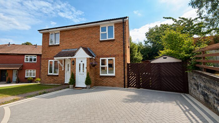2 Bedroom Semi Detached House For Sale In Murrain Drive, Downswood, Maidstone, ME15