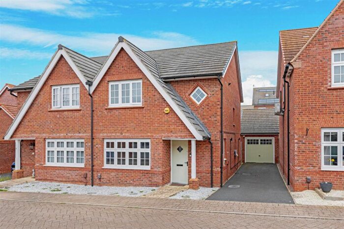 3 Bedroom Semi-Detached House For Sale In Mereway, Barton Seagrave, Kettering, NN15