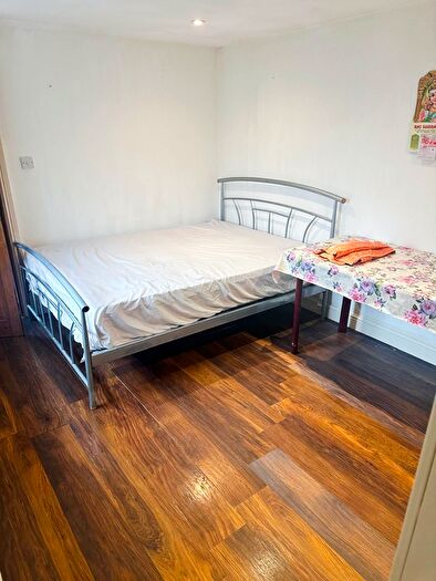 Studio To Rent In Kenmore Avenue, Kenton, HA3