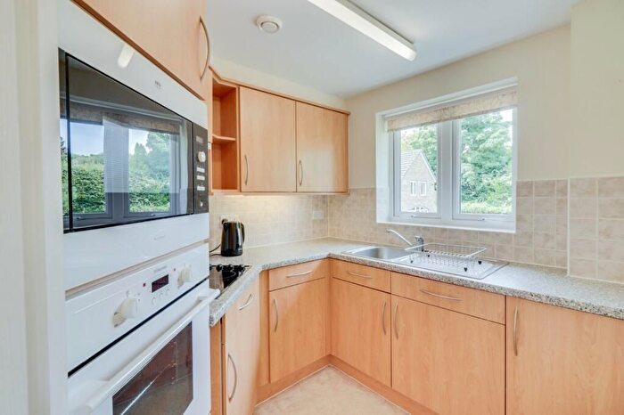 2 Bedroom Flat To Rent In Walworth Road, London, SE17