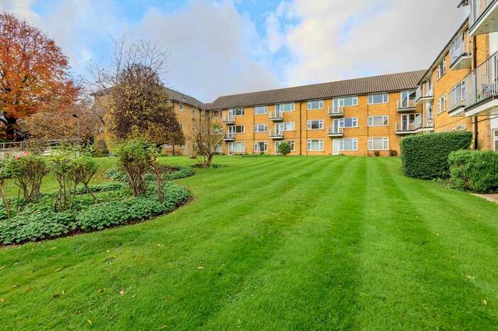 2 Bedroom House To Rent In Sumner Court, Sumner Road, Farnham, GU9