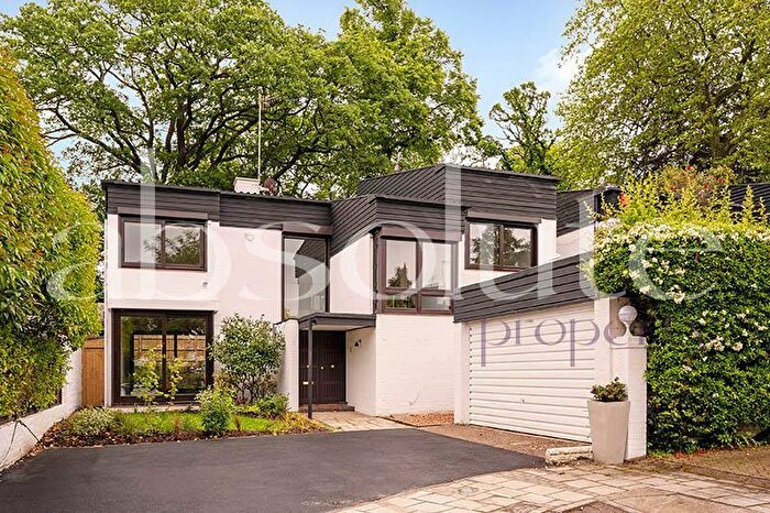 5 Bedroom House To Rent In Cenacle Close, Hampstead, NW3