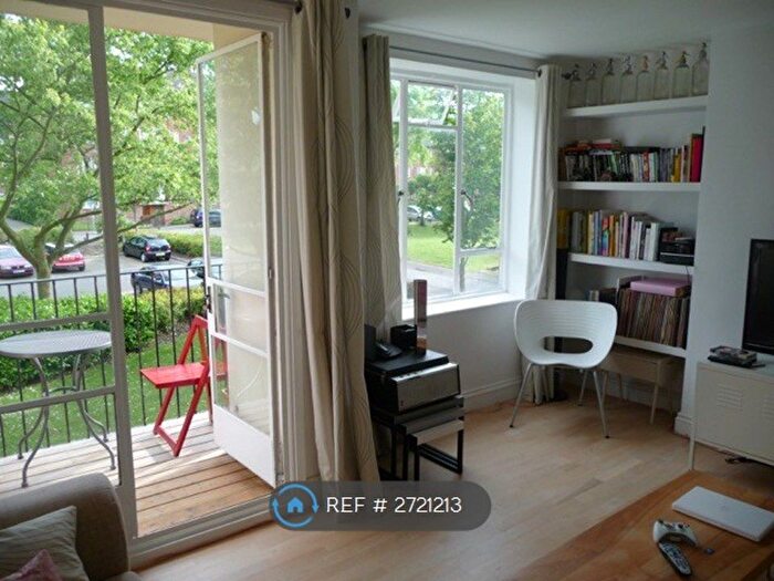 2 Bedroom Flat To Rent In Mildmay House, London, SW15