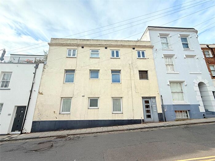 1 Bedroom Flat For Sale In Effingham Street, Ramsgate, Kent, CT11