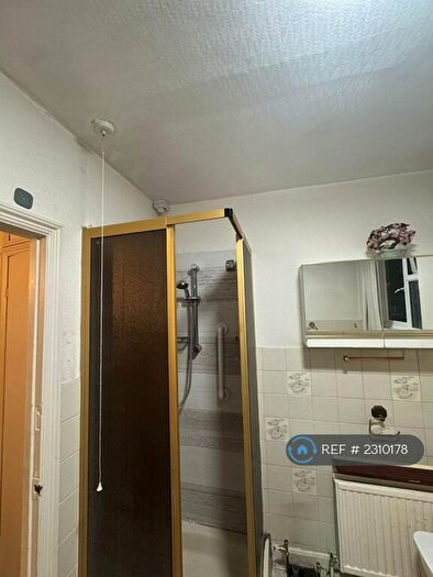 3 Bedroom End Of Terrace House To Rent In Wide Way, Mitcham, CR4