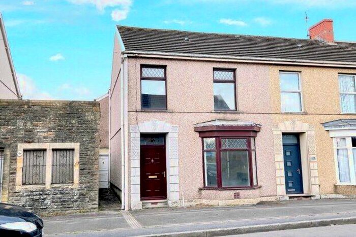 3 Bedroom Property To Rent In New Dock Road, Llanelli, SA15