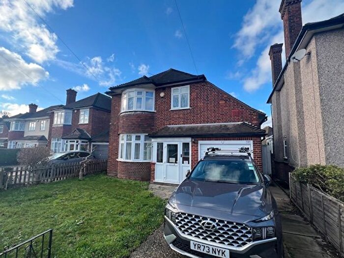 3 Bedroom Detached House To Rent In Park Road, Uxbridge, UB8