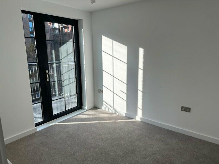 4 Bedroom Town House To Rent In Shale Lane, Manchester, Greater Manchester, M5