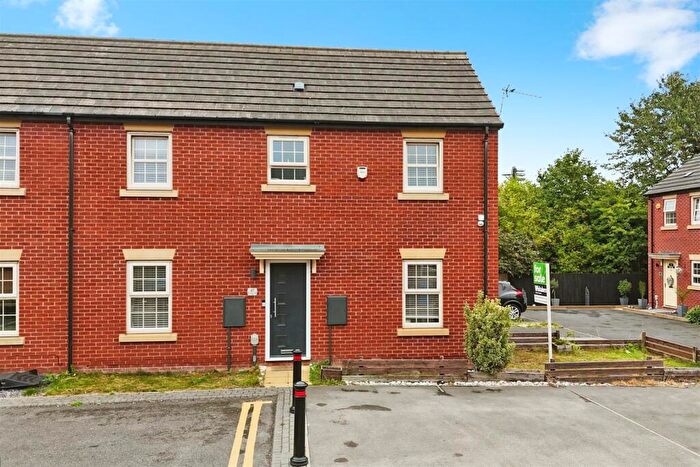 3 Bedroom Semi-Detached House For Sale In Boothferry Park Halt, Hull, HU4