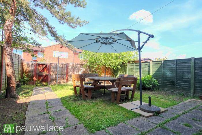 3 Bedroom Terraced House For Sale In Abbotts Drive, Waltham Abbey, EN9