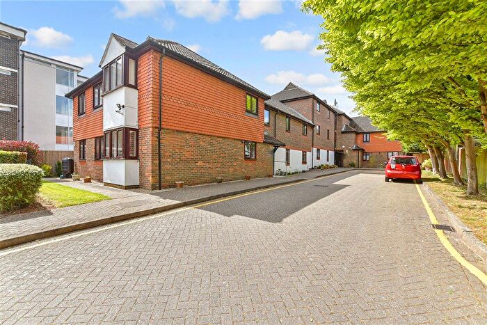 2 Bedroom Flat For Sale In Ersham Road, Canterbury, Kent, CT1