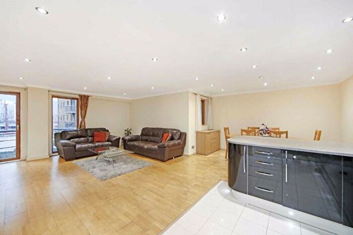 2 Bedroom Flat To Rent In Meridian Place, Isle Of Dogs, E14
