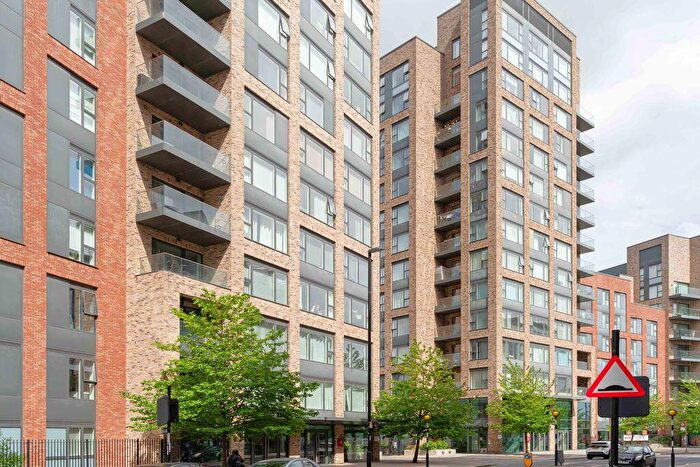 2 Bedroom Flat For Sale In Cherry Orchard Road, East Croydon, CR0