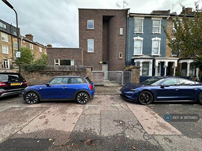 3 Bedroom Semi Detached House To Rent In Kings Crescent, London, N4