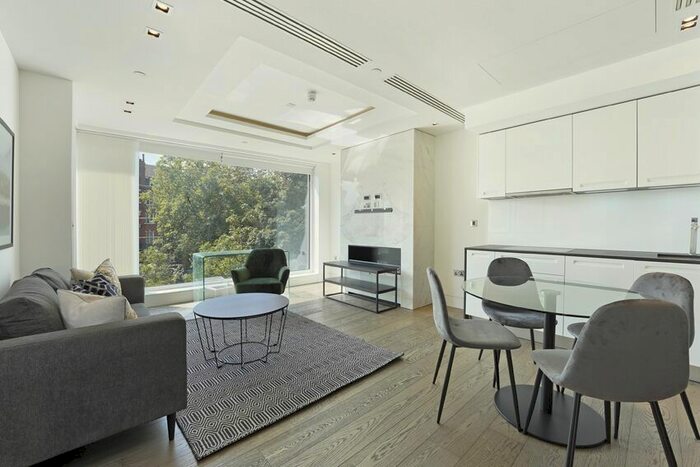 2 Bedroom Flat To Rent In Kensington High Street, London, W14