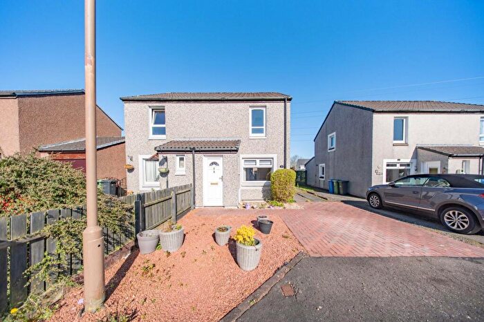 2 Bedroom Semi Detached House To Rent In Laurelbank Court, East Calder, EH53
