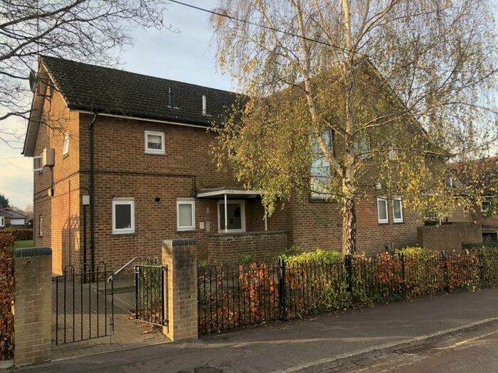 2 Bedroom Flat To Rent In Bedroom First Floor Flat In Turbary Park, BH11