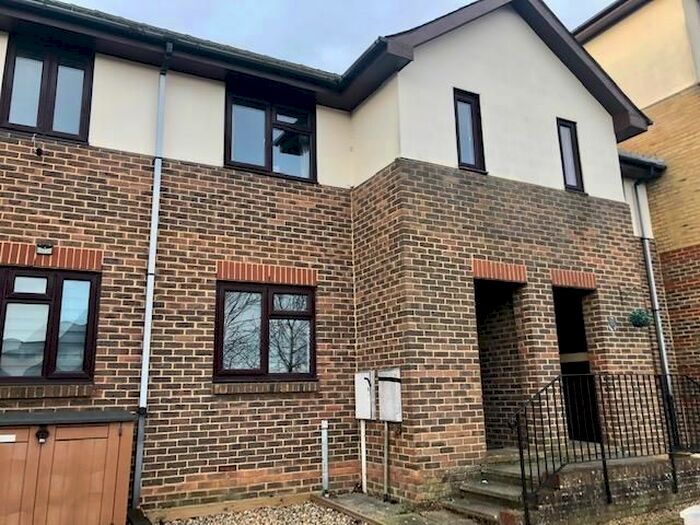 2 Bedroom Property To Rent In Semple Gardens, Chatham ME4