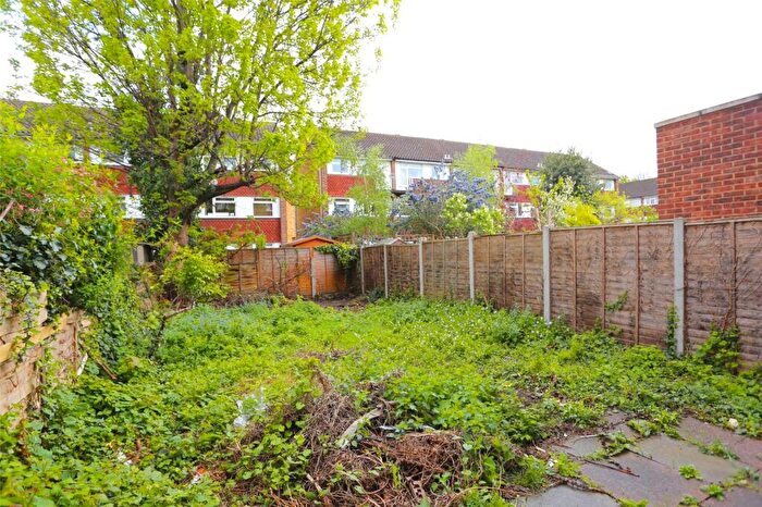 5 Bedroom End Of Terrace House For Sale In Burnt Ash Road, London, SE12