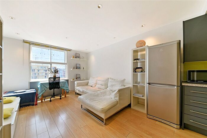 1 Bedroom Flat To Rent In Warwick Building, Queenstown Road, London, SW11