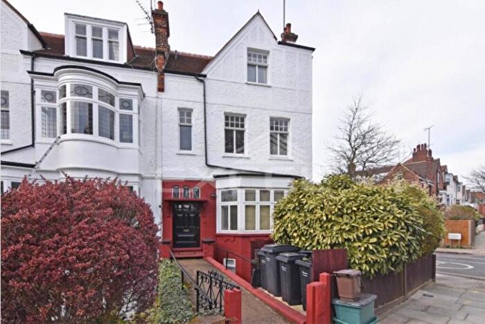 2 Bedroom Apartment To Rent In Platts Lane, Hampstead, London, NW3