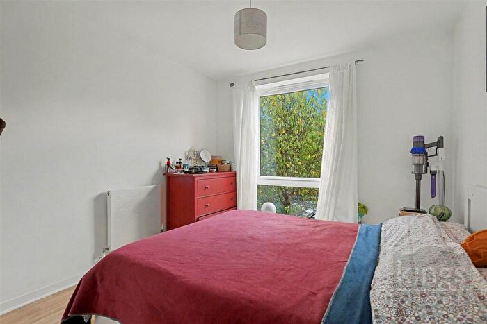 1 Bedroom Flat For Sale In Faraday House, Velocity Way, Enfield, EN3