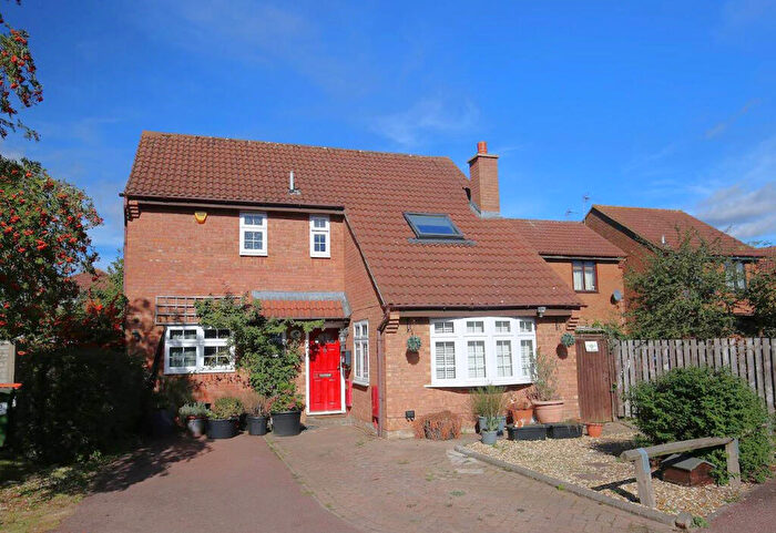 3 Bedroom Detached House For Sale In Meadowsweet, Walnut Tree, Milton Keynes, MK7