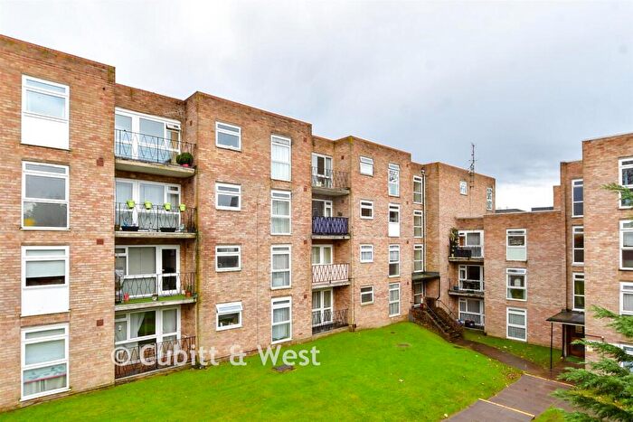 1 Bedroom Flat For Sale In Cheam Road, Sutton, Surrey, SM1