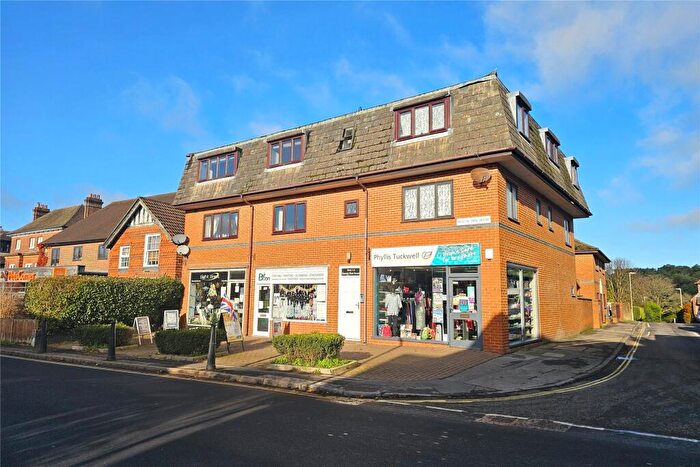 1 Bedroom Flat For Sale In Headley Road, Grayshott, Hindhead, Hampshire, GU26