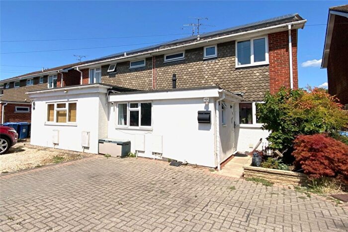 4 Bedroom Semi Detached House For Sale In Sandhurst Lane, Blackwater, Camberley, Hampshire, GU17
