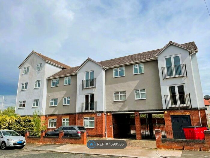 2 Bedroom Flat To Rent In Mallaby Court, Birkenhead, CH41