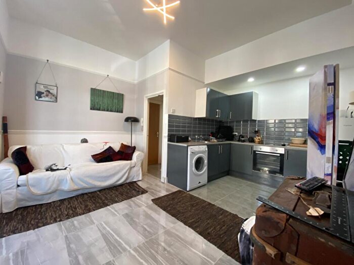 1 Bedroom Apartment To Rent In Stacey Road, Roath, CF24