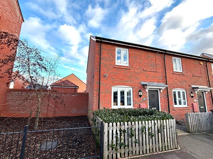 2 Bedroom End Of Terrace House For Sale In Chestnut Avenue, Silsoe, Bedfordshire, MK45