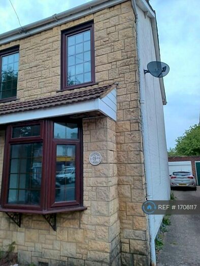 3 Bedroom Semi-Detached House To Rent In Eastfield Road, Burnham, Slough, SL1