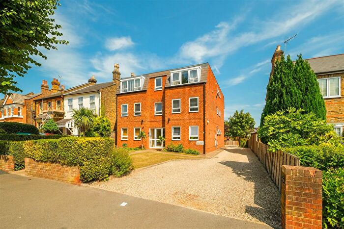 1 Bedroom Flat To Rent In Falmouth Avenue, Highams Park, Chingford, E4