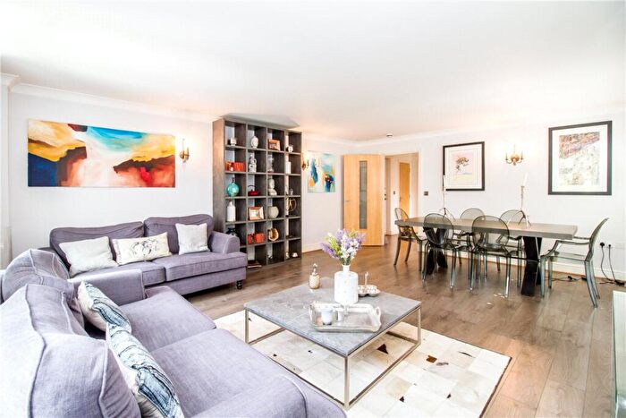 3 Bedroom Apartment To Rent In Banbury Road, Oxford, Oxfordshire, OX2