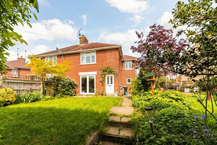 3 Bedroom Semi-Detached House For Sale In South Row, Chilton, OX11