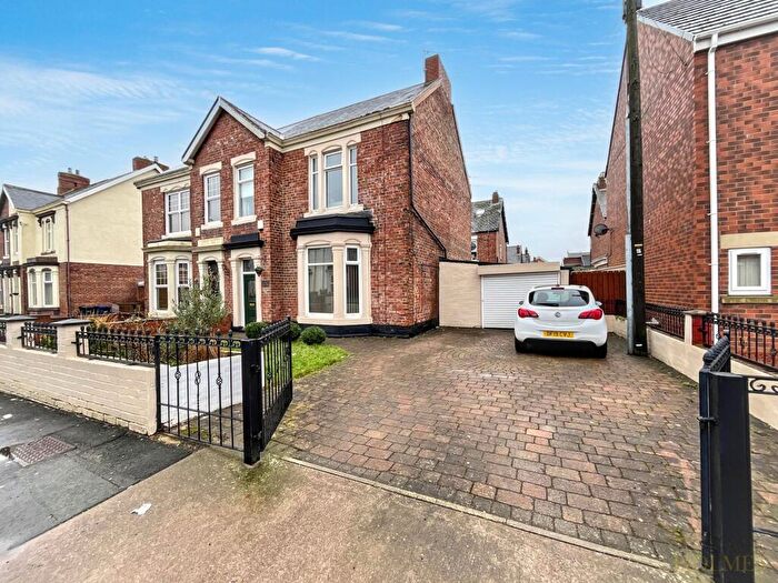 4 Bedroom Semi Detached House For Sale In Kent Villas, Jarrow, NE32