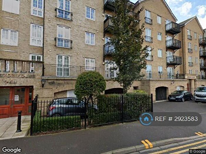 3 Bedroom Flat To Rent In Fobney Street, Reading, RG1
