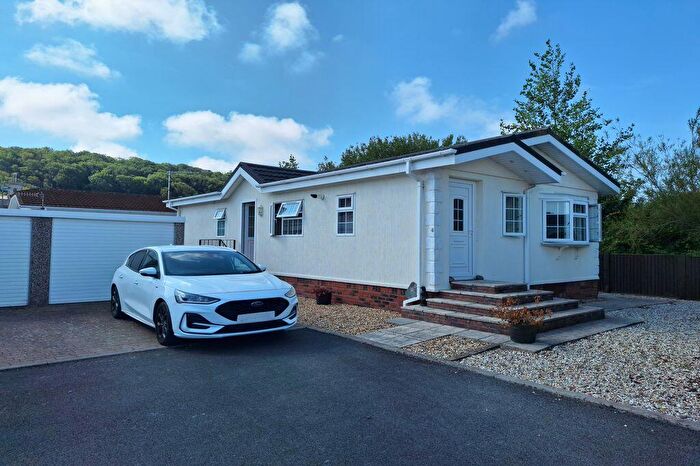 2 Bedroom Detached House For Sale In Willow Drive, Sand Bay - No Chain, BS22