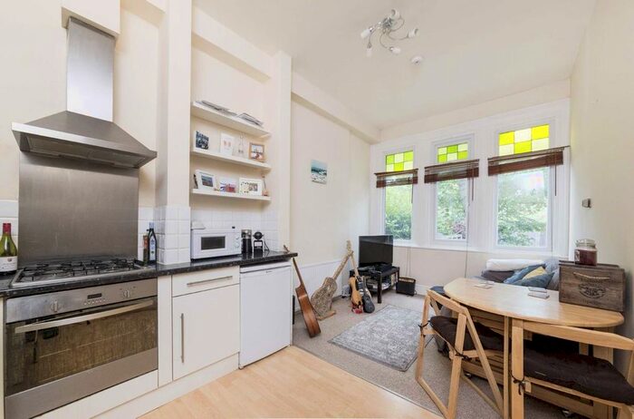 1 Bedroom Flat To Rent In Trinity Road, London, SW17